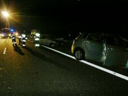 Dwoje dzieci i kobieta ranni po wypadku na autostradzie