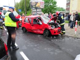 Dwa groźne wypadki na ulicy Niemodlińskiej w Opolu. 5 osób rannych.