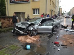 Dwa groźne wypadki na ulicy Niemodlińskiej w Opolu. 5 osób rannych.