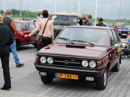 Miłośnicy motoryzacji z okresu PRL spotkali się w Opolu