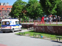 Wypadek w opolskiej podstawówce. 9-letnia dziewczynka trafiła do szpitala.