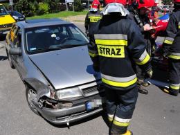 Zderzenie na rondzie, 28-letni kierowca został ranny