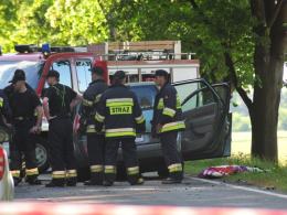 Tragiczny wypadek podczas wyprzedzania na trasie Opole - Brzeg. Zginęła kobieta.