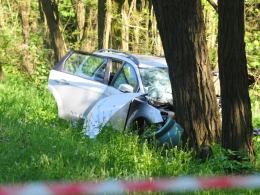 Tragiczny wypadek podczas wyprzedzania na trasie Opole - Brzeg. Zginęła kobieta.