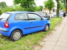 Zderzenie trzech samochodów, sprawca ukarany mandatem