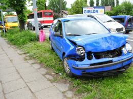Zderzenie trzech samochodów, sprawca ukarany mandatem