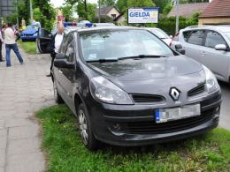 Zderzenie trzech samochodów, sprawca ukarany mandatem