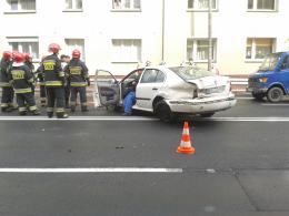 Zderzenie na Placu Kazimierza. Barierka uratowała życie przechodniom.