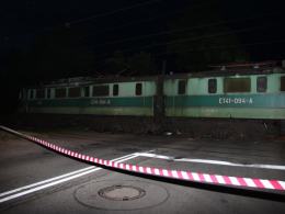 Miejski autobus zderzył się z pociągiem na niestrzeżonym przejeździe