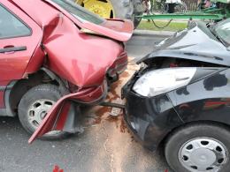 Wypadek na Zaodrzu, dwie osoby trafiły do szpitala