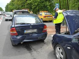 Wypadek z udziałem nieoznakowanego radiowozu. Policjanci są ranni.