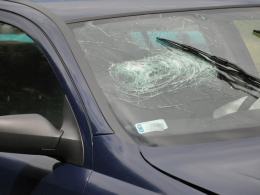 Wypadek z udziałem nieoznakowanego radiowozu. Policjanci są ranni.