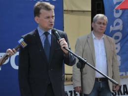 Protestujący w sprawie rozbudowy Elektrowni Opole zablokowali drogę w Czarnowąsach
