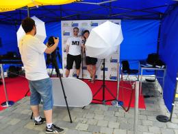 Rzeźby z krawatami i balon nad miastem. Opole tętni festiwalem.