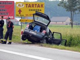 Czołowe zderzenie w Jełowej, nie żyje 73-letni kierowca