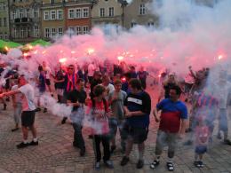 Feta kibiców Odry na opolskim rynku