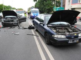Kierowca volkswagena najechał na tył forda