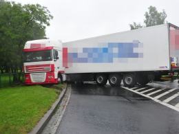 Tragiczny wypadek w Łosiowie. Ciężarówka zderzyła się z busem.