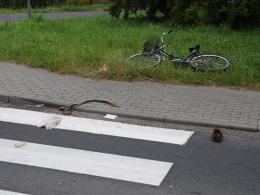 Rowerzysta wjechał pod samochód. W akcji śmigłowiec LPR.