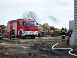 Znów płoną sterty słomy przy ul. Magazynowej