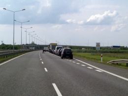 - Przesyłam zdjęcia z korku na autostradzie A4 - pisze nasz czytelnik Kamil.