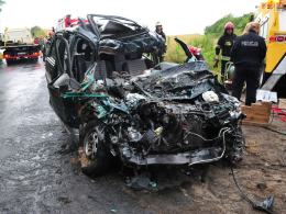 Kierowca mitsubishi zginął w czołowym zderzeniu