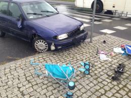 Rodzina potrącona na przejściu dla pieszych
