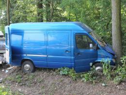 Wypadek samochodu z przyczepą kempingową. Jedna osoba nie żyje.