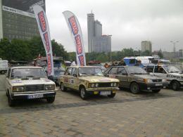 Fiat Opolan na starcie pod katowickim spodkiem.