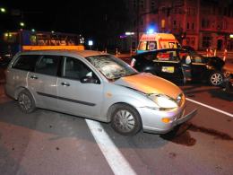 Wjechał na skrzyżowanie na czerwonym świetle