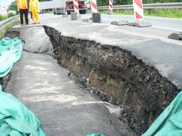 Droga po raz pierwszy osunęła się na początku czerwca.