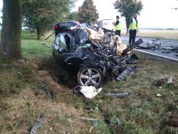 Tragiczne zderzenie pod Kluczborkiem, nie żyje kierowca lexusa