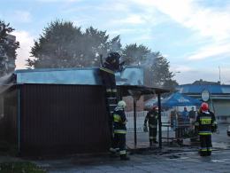 Spłonął kiosk na osiedlu Armii Krajowej