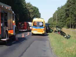 Trzy auta zderzyły się podczas wyprzedzania