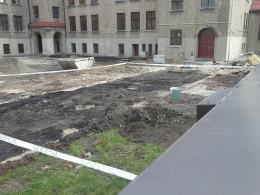 Ewakuacja szkoły w centrum Opola. Na podwórzu znaleziono niewybuchy.