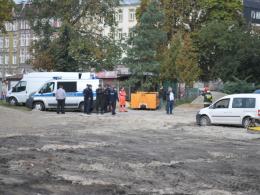 Ewakuacja szkoły w centrum Opola. Na podwórzu znaleziono niewybuchy.