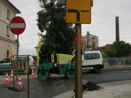 Na most nie można wjechać od ul. Piastowskiej.