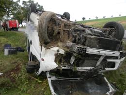 Bus dachował pod Namysłowem