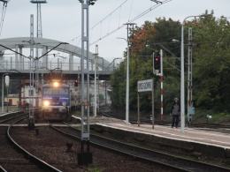Pociąg wjechał na tor, na którym był już inny skład