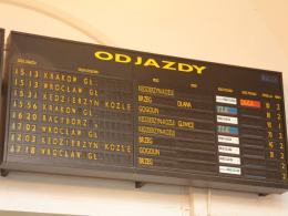 Pociąg wjechał na tor, na którym był już inny skład