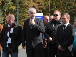 Jerzy Szczakiel ma w Opolu swoje rondo a na nim motocykl