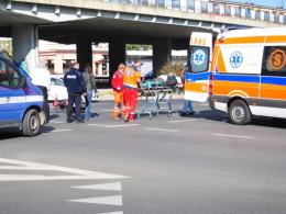 Kierowca audi zderzył się na rondzie ze skuterem