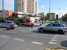 Kierowca audi zderzył się na rondzie ze skuterem