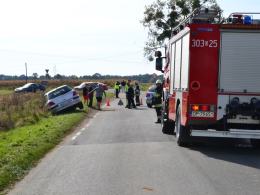 67-letnia pasażerka ranna w wyniku dachowania
