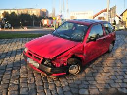 Renault i seat zderzyły się na ul. Prószkowskiej