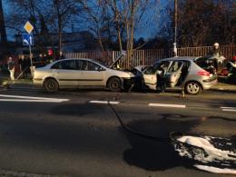 Trzy osoby ranne po czołowym zderzeniu w Niemodlinie
