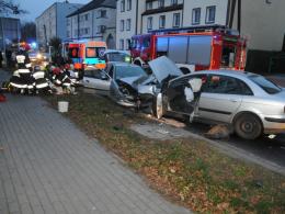 Trzy osoby ranne po czołowym zderzeniu w Niemodlinie