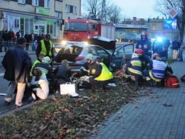 Trzy osoby ranne po czołowym zderzeniu w Niemodlinie