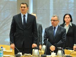 Tomasz Kostuś zachował miejsce w zarządzie województwa (skład personalny poza marszałkiem nie uległ zmianie), ale na stanowisku drugiego wicemarszałka.