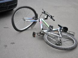 Rowerzystka wjechała w samochód